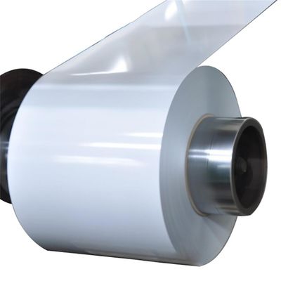 La couleur 9016 PPGI de CGCC 0.2-2mm a enduit la bobine d'une première couche de peinture en acier blanche de bobine en acier