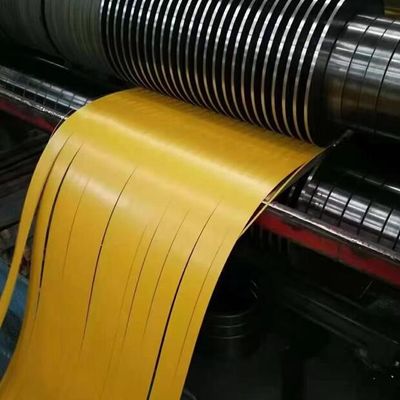 L'épaisseur 0.12-2mm colorent la bobine en acier enduite a enduit le plat d'une première couche de peinture en acier de bobine